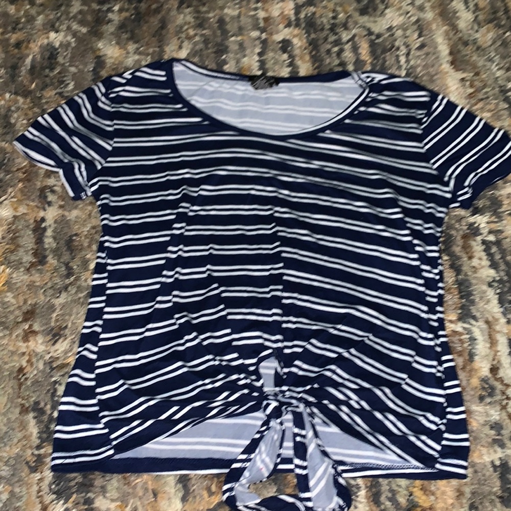 navy blue cropped top